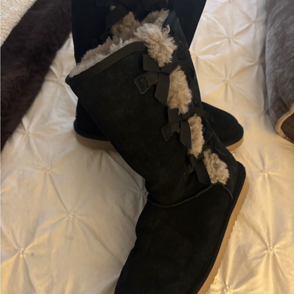 Koolaburra Black Winter Boots with Fur Trim
